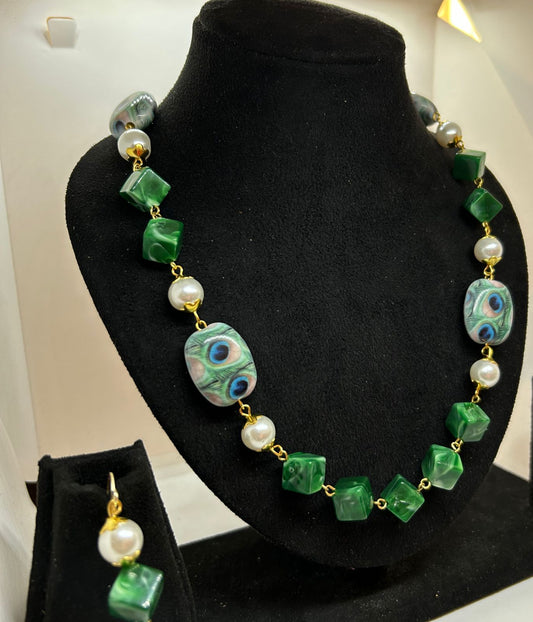 Verdant Pearls and Lustrous Greens Necklace Set