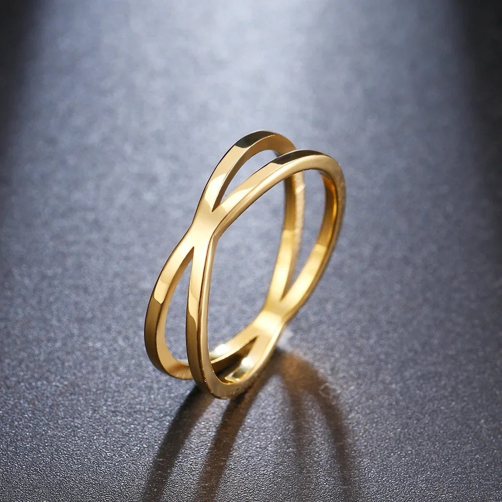 Stylish Round Stainless Steel Adjustable Loop Ring - Golden