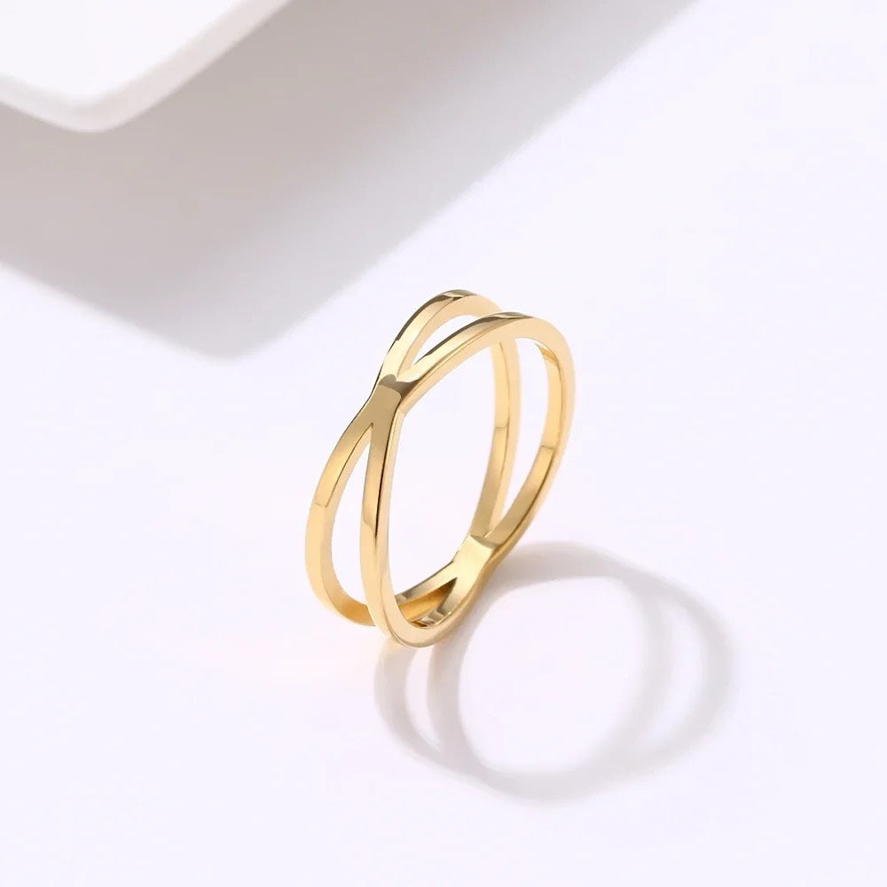 Stylish Round Stainless Steel Adjustable Loop Ring - Golden